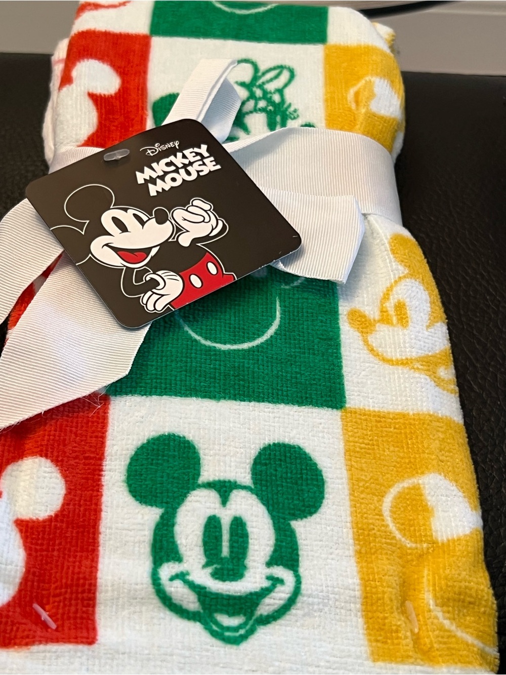 DISNEY NWT 2 sets of 2 MICKEY MOUSE KITCHEN TOWELS - Picture 3 of 7